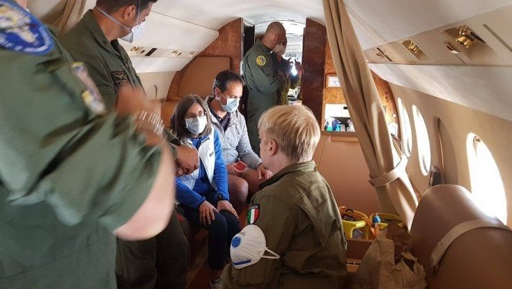 Deborah Iori in viaggio verso Dallas: trovato un volo per portare la donna affetta da una malattia rara nel centro salvavita