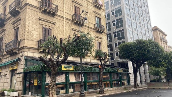 Piazza Castelnuovo libera dalle recinzioni del cantiere dell'anello ferroviario