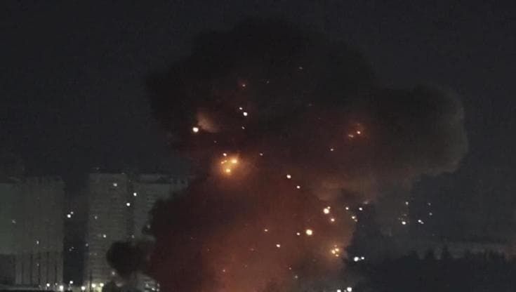 Kiev, attacco russo con droni e missili nella notte del compleanno di Putin: due morti