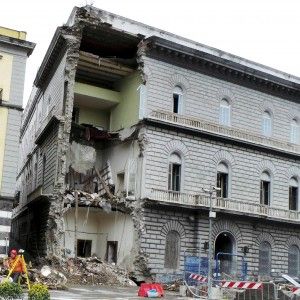 Lavori sbagliati al metr&ograve;, cos&igrave; &egrave; crollato il Palazzo della Riviera