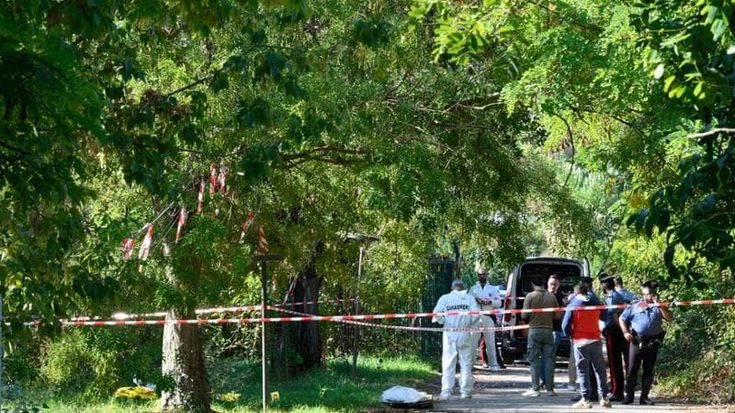Omicidio a Tor Sapienza, una telecamera inquadra la vittima e il ferito insieme nel parco