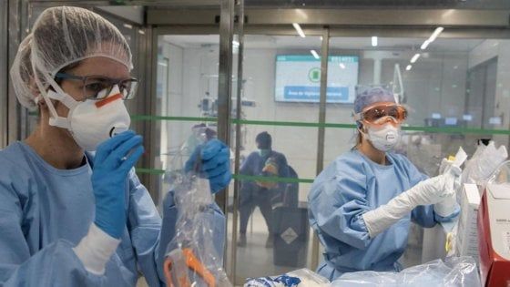 Coronavirus, nuovo piano ospedali della Campania: 1651 posti letto e 301 terapie intensive