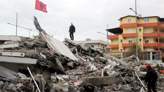 Terremoto Albania, 49 morti. Nella notte un'altra forte scossa