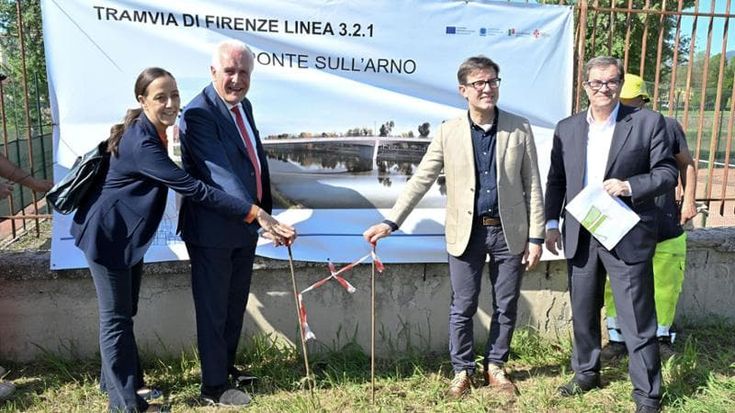 Schmidt demolisce le tramvie, rabbia e incredulità a sinistra. “A destra preferiscono lo smog”