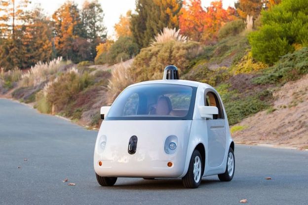 Google, il primo prototipo dell'auto che si guida da sola