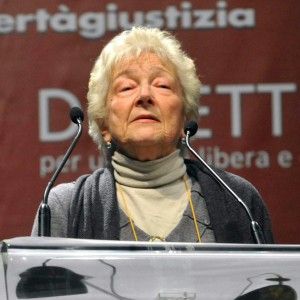 Carlassare: "&Egrave; stato un errore rilegittimare il Cavaliere"