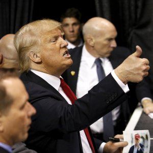 Super Tuesday, cinque Stati al voto. "Santa alleanza" contro Trump