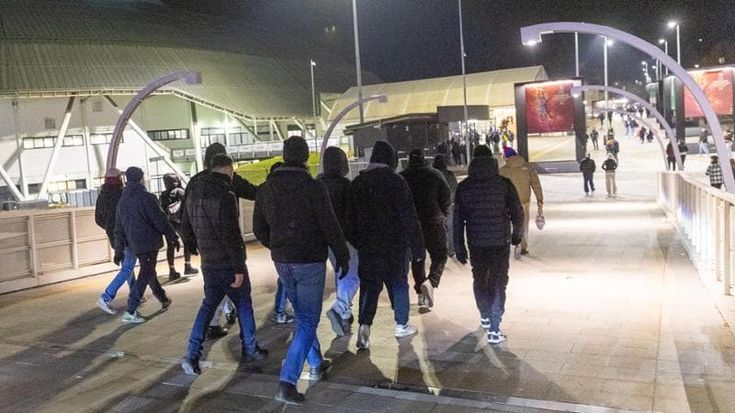 Gran Reno, la ronda dei “Patrioti” nell’indifferenza del centro dello shopping