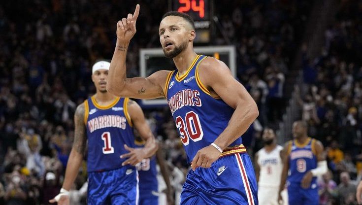 Basket Nba, lo show di Curry piega i Clippers. Miami travolge Milwaukee