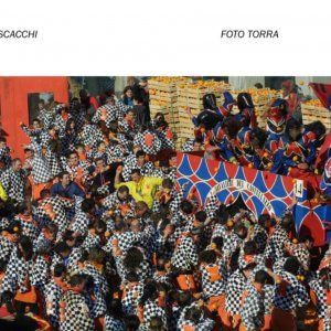 Pestati e rapinati al Carnevale d'Ivrea, denunciato il branco: "Volevamo fare qualcosa di brutto"