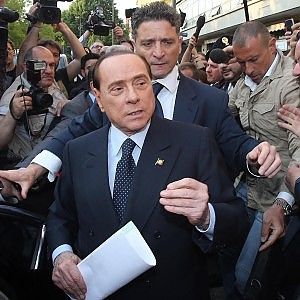Berlusconi contro Banca d'Italia per la quota in Mediolanum