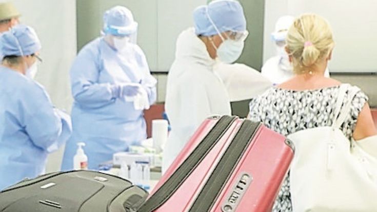 “A Malpensa tamponi prima ai lombardi”. Ore di coda, poi la Regione fa dietrofront
