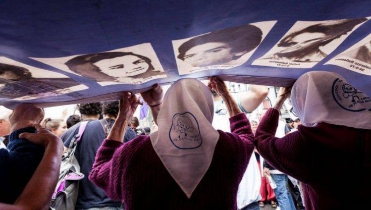 Argentina, dittatura alla sbarra: parte il processo ai "ladri di bambini"