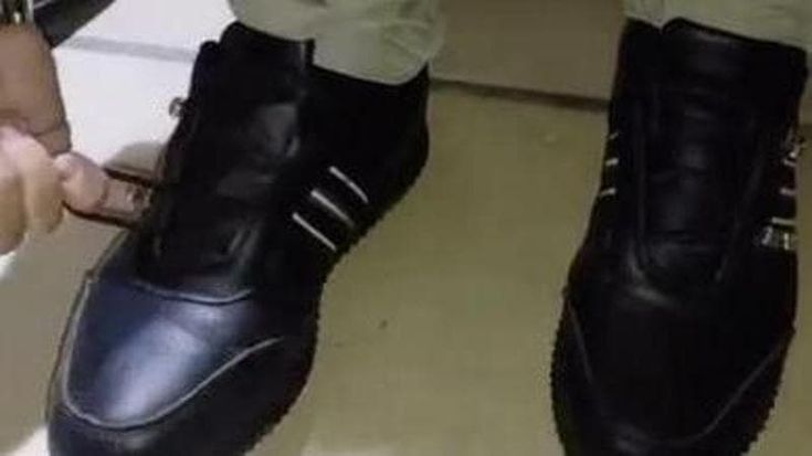 La scarpa si allaccia con un dito: l’idea di Ajdini Alban diventa un brevetto. “Ora cambia la vita”