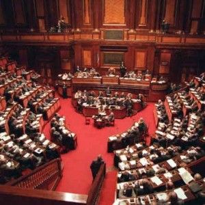 Salva-Roma, governo pone fiducia a Camera. Denuncia Lega e M5S: "Restano affitti d'oro"