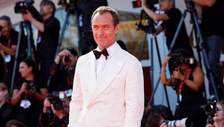 Jude Law è Putin nel Mago del Cremlino: “Non ho paura di ripercussioni”