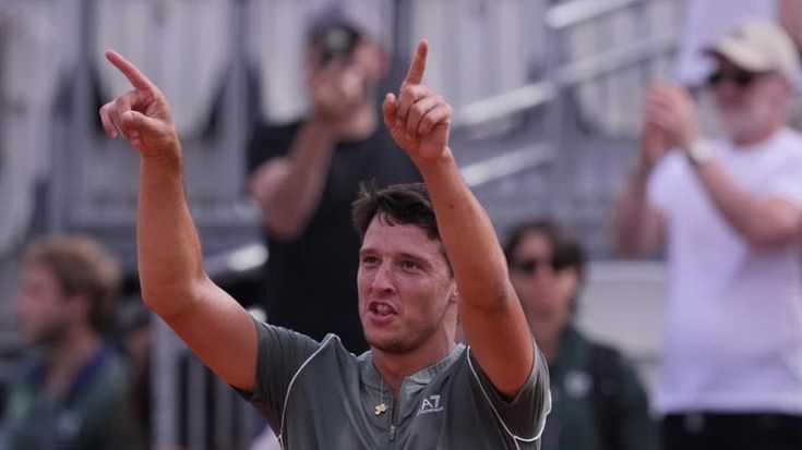Luciano Darderi, chi è il tennista italo-argentino che ha stupito Roma