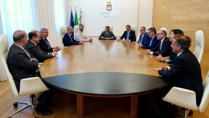 Stop alle assunzioni last minute nelle Asl: diktat di Decaro per rimettere in piedi la sanità