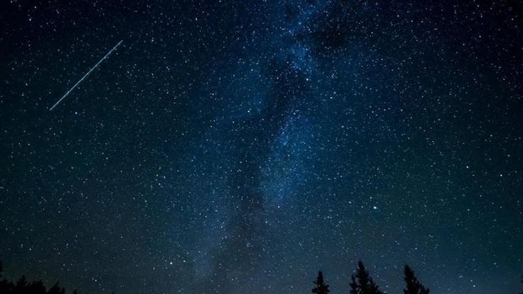 Notte di San Lorenzo a Roma, dal laghetto dell’Eur ai parchi, ecco dove guardare le stelle cadenti e fare i desideri
