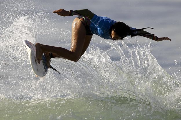 Cascais: acrobazie sull'onda, sono le campionesse del surf