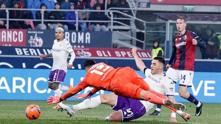 Il Bologna quasi assente, la Fiorentina in lutto strappa una vittoria: 1-2 al Dall’Ara