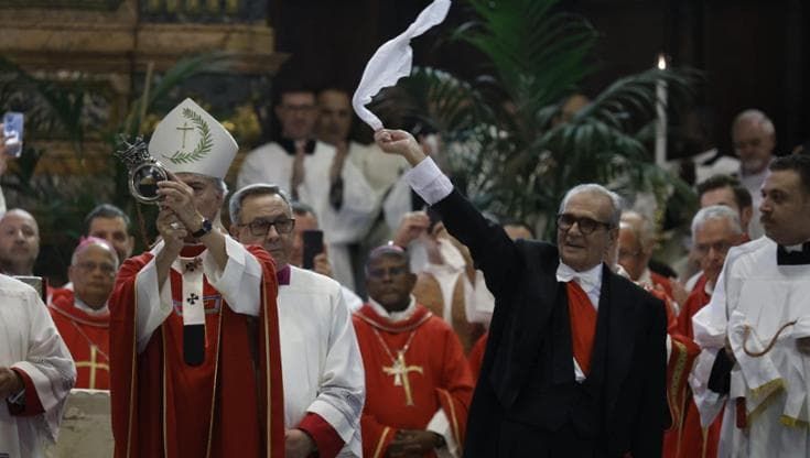 Napoli, San Gennaro: prodigio si ripete. Il cardinale: “La camorra è guerra e bestemmia, fermatevi”