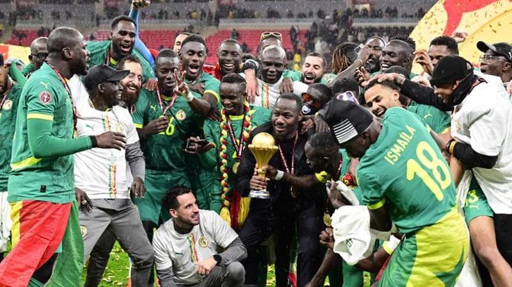 La lotta per l’asciugamano, gli insulti a Brahim Diaz: la surreale notte del trionfo del Senegal