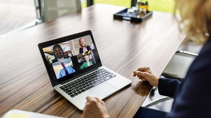 Riunioni ibride e online, quasi sette dipendenti su dieci non sono attrezzati adeguatamente per svolgere il proprio lavoro