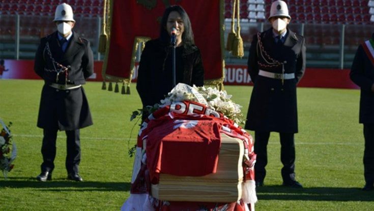 Furto in casa  di Paolo Rossi durante i funerali. La moglie: "Infangato nel giorno in cui l'Italia lo piangeva"
