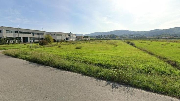 Fendi apre un hub a Serravalle e fa 200 assunzioni