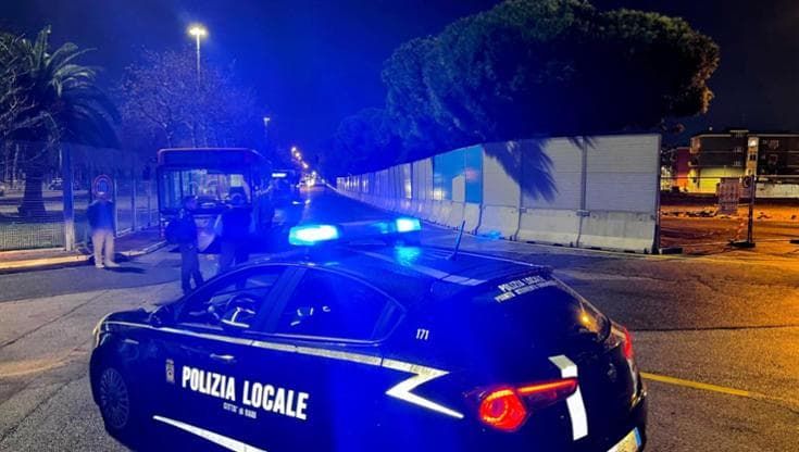 Blitz dei vigili a Bari per moto, monopattini e bici elettriche: quasi tutti erano fuorilegge