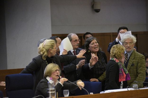 I 5 Stelle occupano l'aula del Consiglio regionale