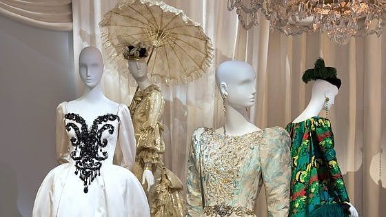 Parigi, apre il Museo Saint Laurent: così Yves creò "la femme" 