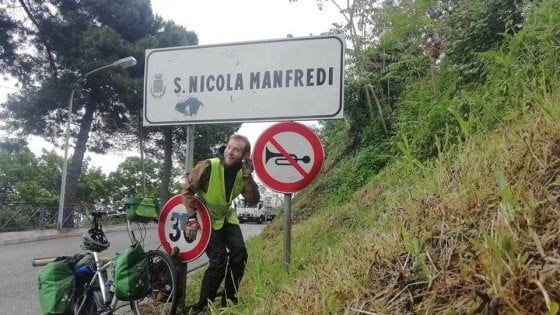 L'infermiere francese in aspettativa per raggiungere in bici tutti i paesi dedicati a San Nicola