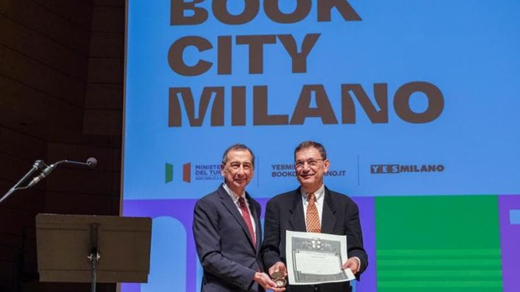 Orhan Pamuk inaugura BookCity e riceve il Sigillo di Milano: “I sogni sono fondamentali per la mia arte”