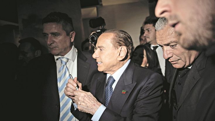 Le lotte di potere tra clan berlusconiani, Silvio sotto scacco in Campania