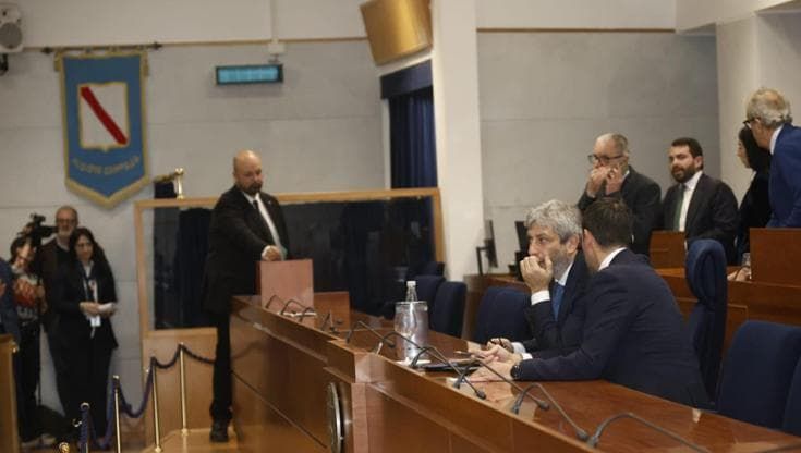 Massimiliano Manfredi presidente del Consiglio regionale della Campania. E la giunta ancora non c’è