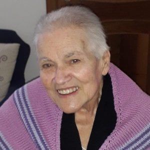 A 82 anni sconfigge il coronavirus in una settimana, la festa per nonna Armanda