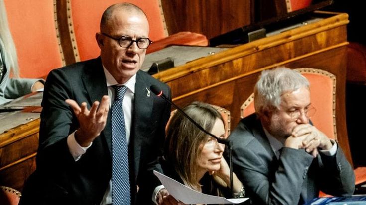 Lega, pronte le firme per far saltare il ribelle Romeo da capogruppo al Senato