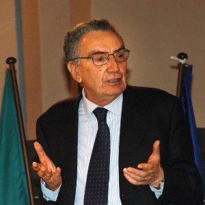 D'Ambrosio: "Archivio <br />dei disonesti e impunit&agrave;<br /> per chi denuncia, <br />cos&igrave; si combatte il virus"