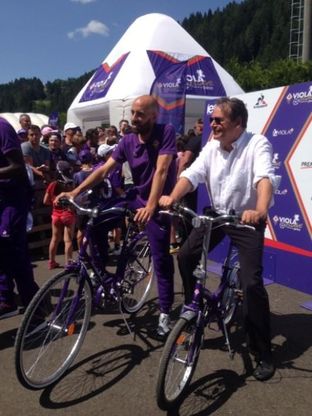 Le bici viola di Unicoop, per pedalare fino allo stadio