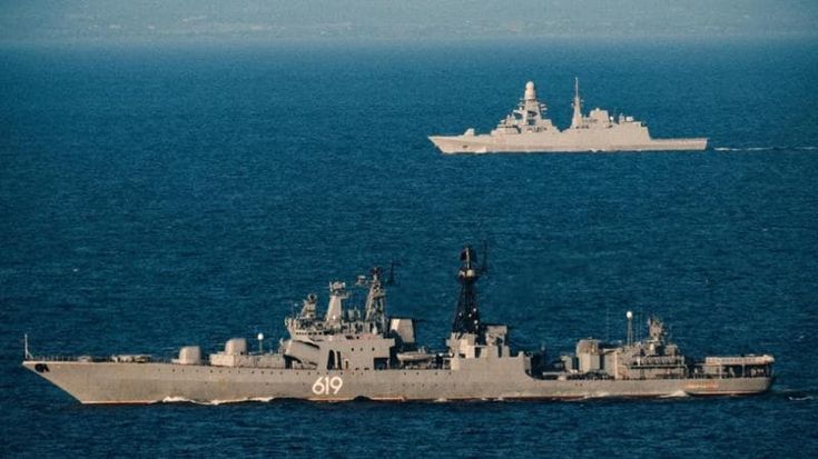 Caccia all’Ottobre Rosso davanti alla Sardegna: fregate e aerei radar pedinano le navi russe