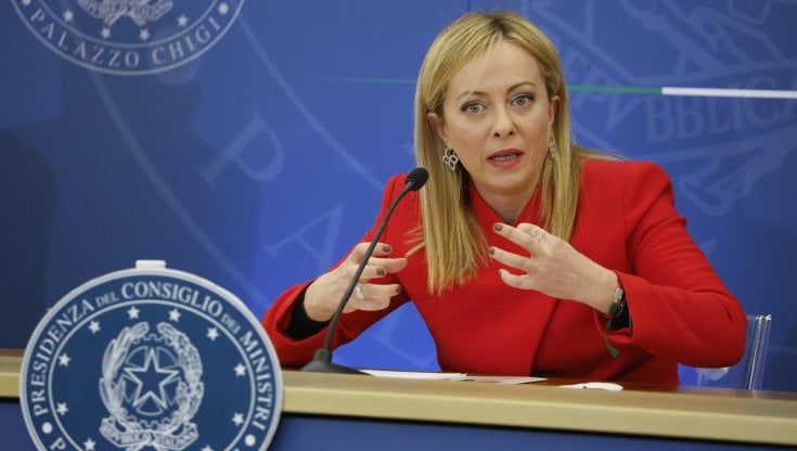 Meloni sulla crisi dei migranti tra Italia e Francia: "Non mi insegna nulla, difendo gli interessi della Nazione"