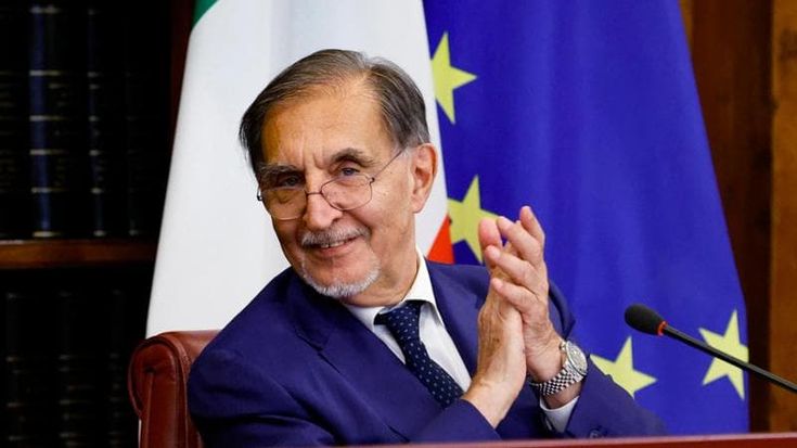 Senato, la vacanza record (di quasi 5 settimane) di La Russa&co è un caso