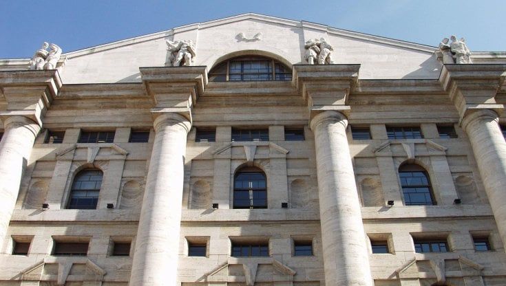 Le Borse di oggi, 24 gennaio. La Ue chiude contrastata con Wall Street. Il Pmi dell'Eurozona archivia la recessione