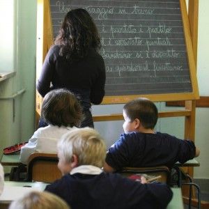 Scuola, polemica su 27mila insegnanti di sostegno. I 5S: Mef li blocca. La replica: "Falso, noi favorevoli"
