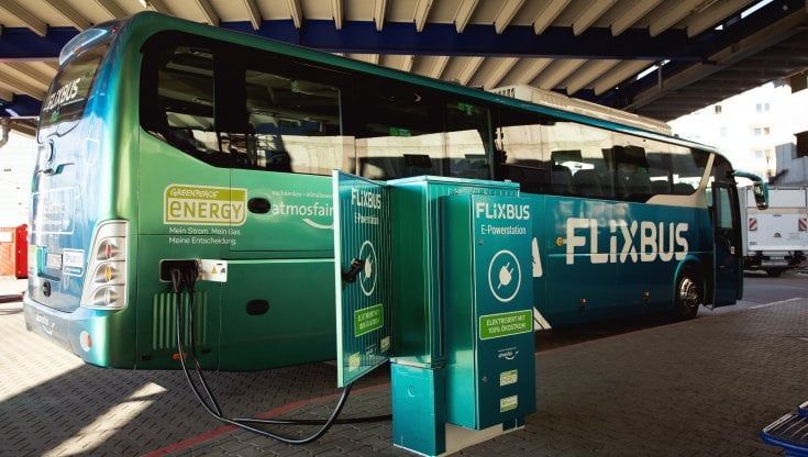 FlixBus, comincia la nuova era dei super bus elettrici