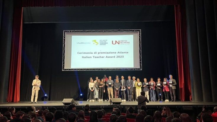 Scuola, assegnati i premi Atlante 2023: a vincere i valori dell'integrazione, solidarietà e mutuo aiuto