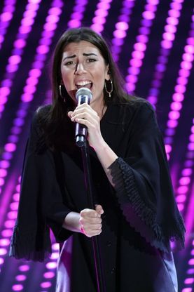 Sanremo 2016, i look dei cantanti: giacche, catene, strani corpetti e...