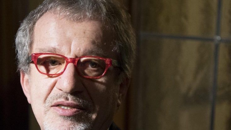 Milano, Roberto Maroni dimesso dall'ospedale Besta dopo l'operazione